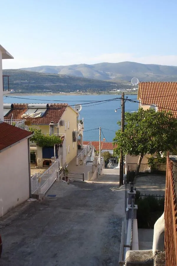 טרוגיר Studio Apartment Liovic