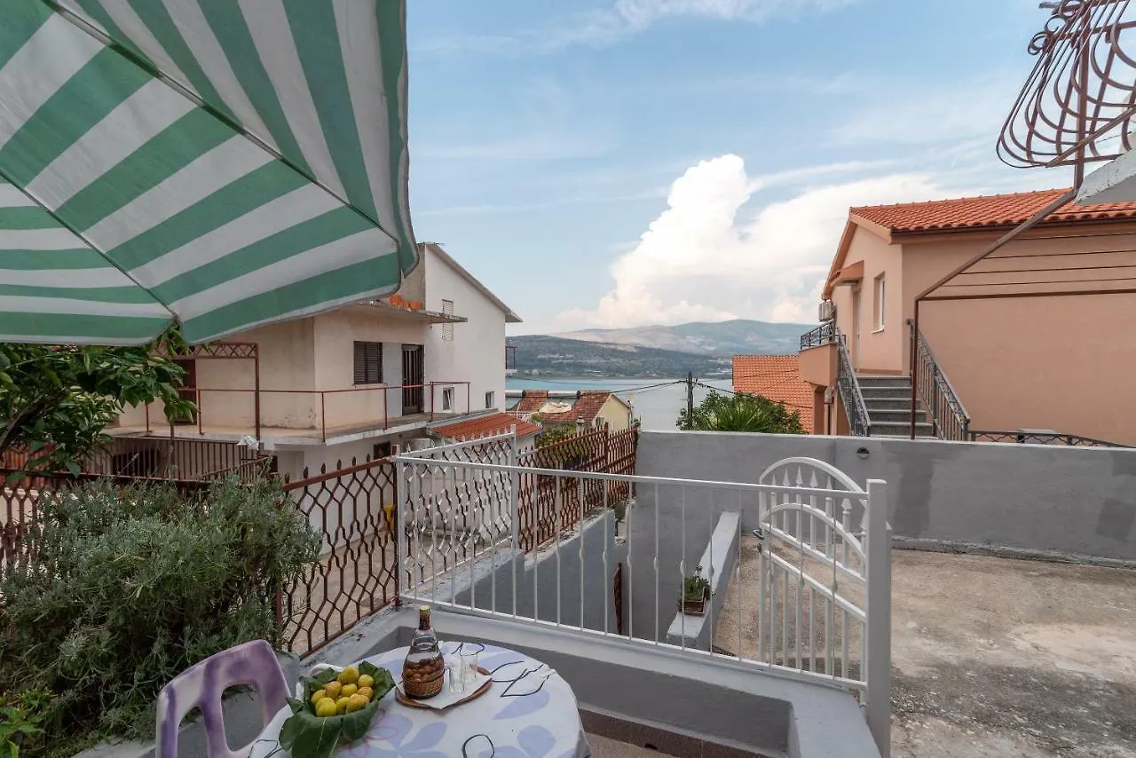 טרוגיר Studio Apartment Liovic 0*,